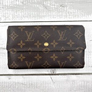 AUTHENTIC Louis Vuitton Sarah Wallet. Monogram canvas.